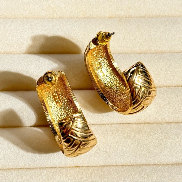 VINTAGE S.A.L.O Hoop Gold Earrings - Picture 5 of 6